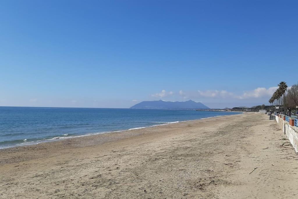 Inclanto Beach House, Mare A 150 Mt Terracina Bagian luar foto